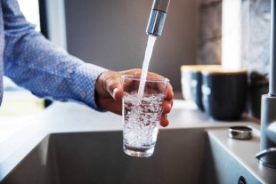 Представлен новый способ очистки воды от частиц пластика