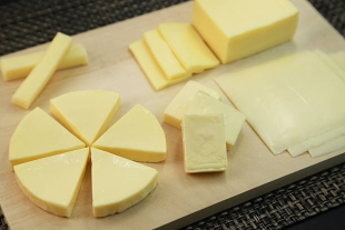 Эксперты рассказали, почему людям нравится вкус плавленого сыра