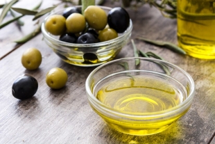 JAMA: оливковое масло снижает риск смерти человека от деменции