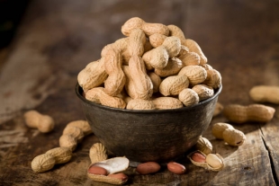Употребление арахиса в детстве снижает риск развития аллергии на этот продукт