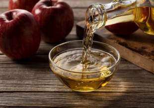 Эксперт Скотт Кахан усомнился в том, что яблочный уксус помогает снижать вес