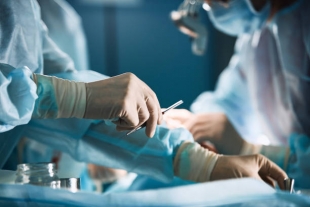 Нейрохирург Наумов: ИИ не способен проводить операции без участия врачей