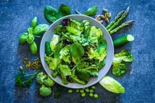 Исследование: листовая зелень и крестоцветные овощи помогают снизить уровень сахара в крови