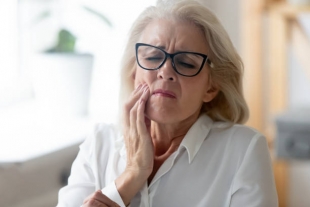 Menopause: болезни почек у пожилых женщин приводят к потере зубов