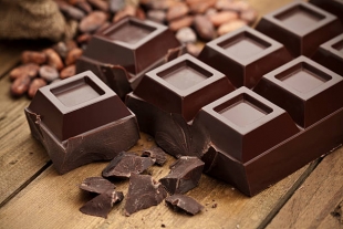 В наиболее полезном горьком шоколаде не должны присутствовать эмульгаторы