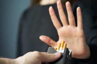 Отказ от сигарет снижает риск развития опасных недугов