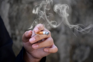 Стало известно, как курение ускоряет снижение когнитивных способностей в пожилом возрасте