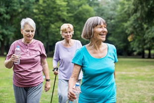 Ученые: ходьба может защитить пожилых людей от гипертонии