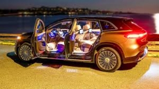 Продажи нового Mercedes-Maybach EQS 680 SUV начались в РФ от 30 млн рублей