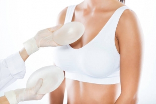 Ученые изучили последствия пластики груди